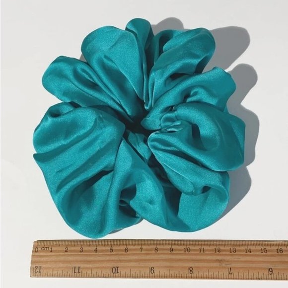 Large Jumbo Satin Fabric Scrunchie - Picture 1 of 1